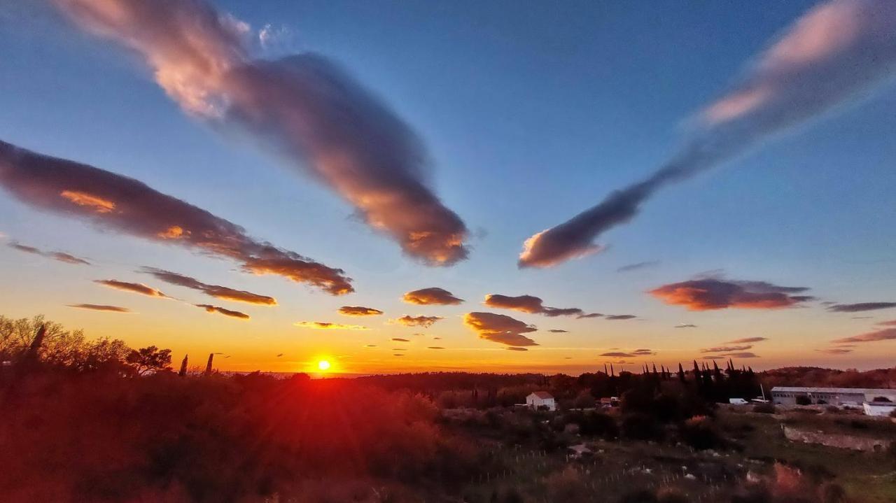 Le Petit Lägenhet Čilipi Exteriör bild